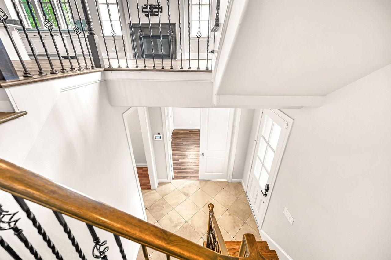 9644 Knight Rd - Photo 7 of 29