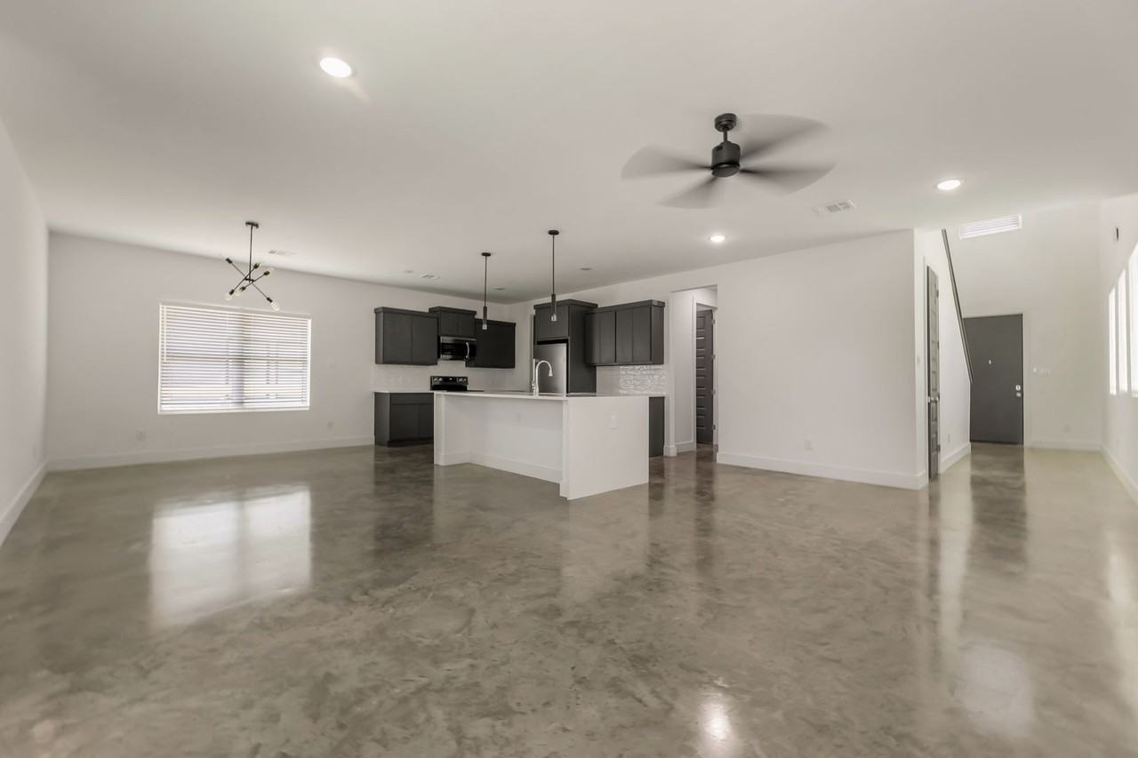 4136 Jeanne Dr - Photo 7 of 14