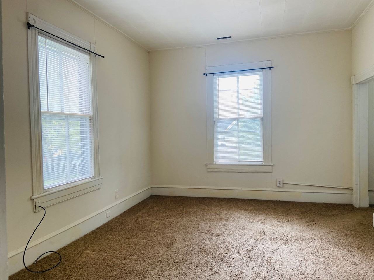 603 5th Ave - Photo 4 of 9
