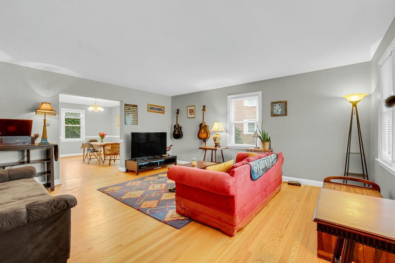 1040 Winsford Rd - Photo 4 of 28