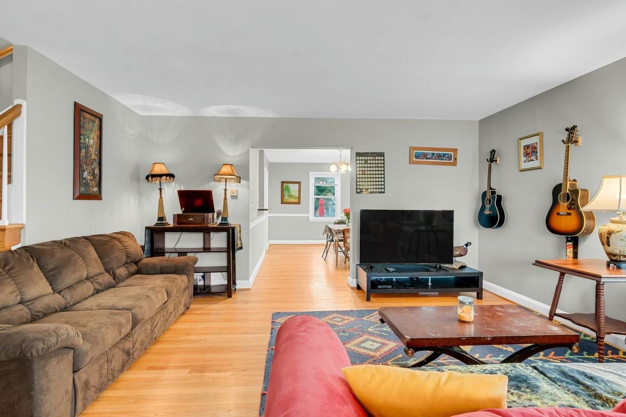 1040 Winsford Rd - Photo 5 of 28