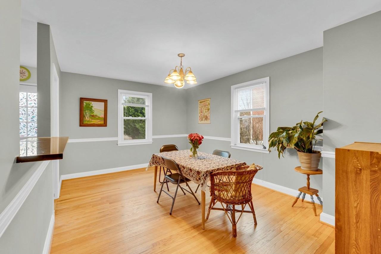 1040 Winsford Rd - Photo 7 of 28