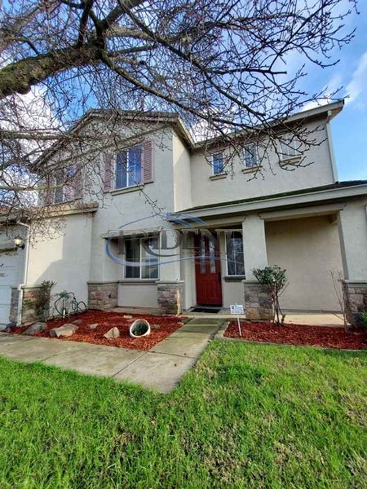 1728 Cattail Dr - Photo 2 of 25