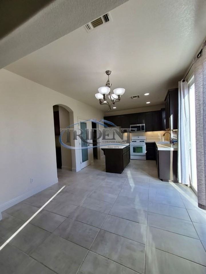 1728 Cattail Dr - Photo 7 of 25