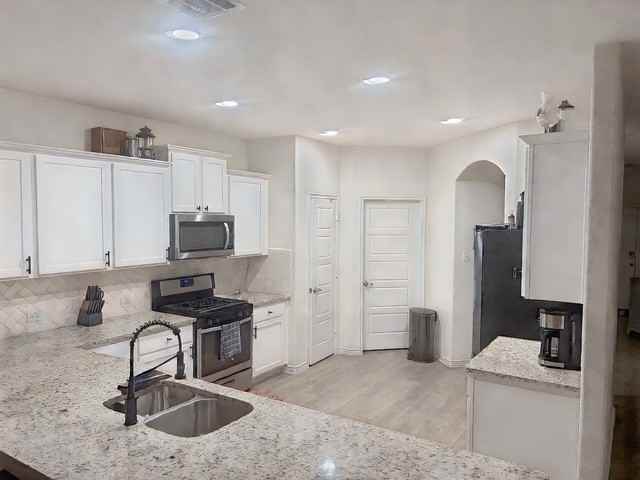 463 Pleasant Hill Ln - Photo 4 of 9