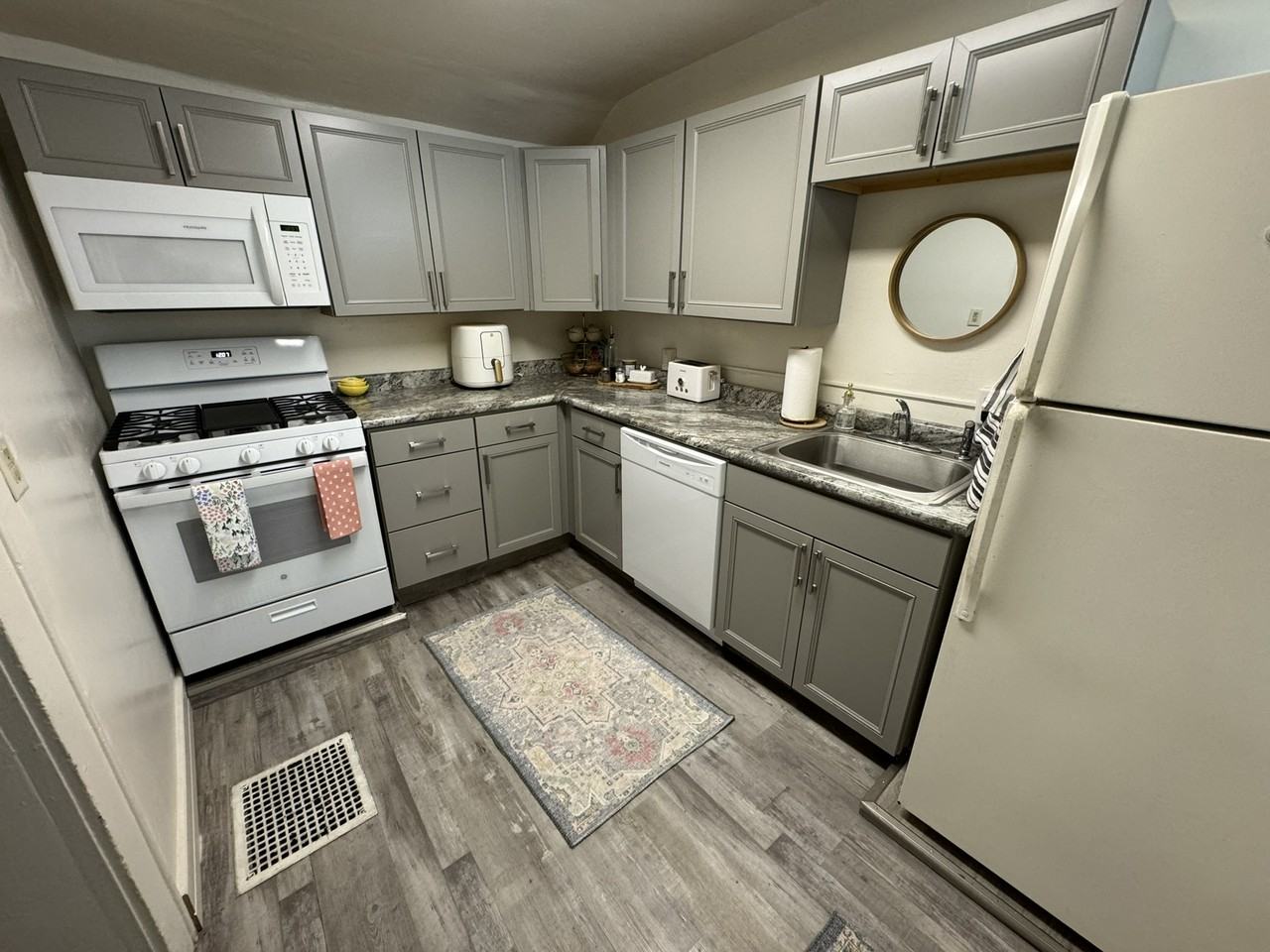 529 Iowa Ave #1 - Photo 2 of 26