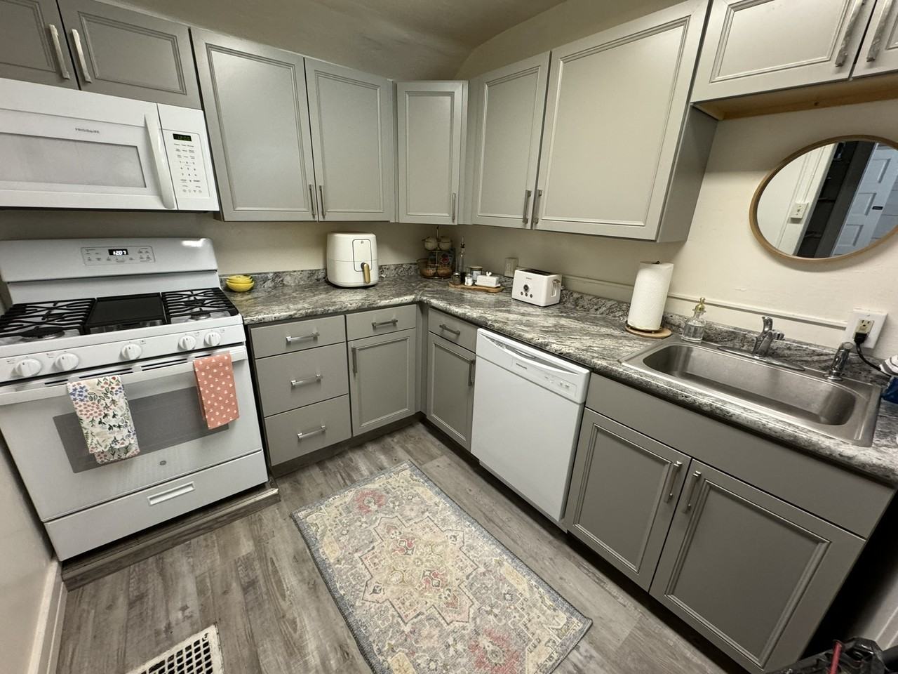 529 Iowa Ave #1 - Photo 4 of 26