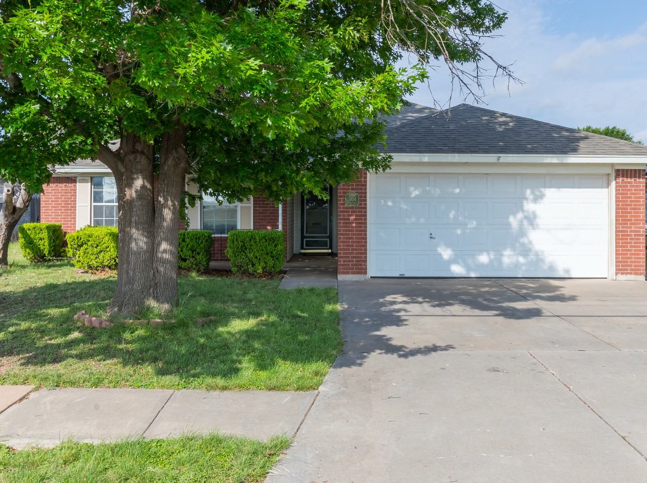 2634 Bishop Rd - Photo 2 of 19