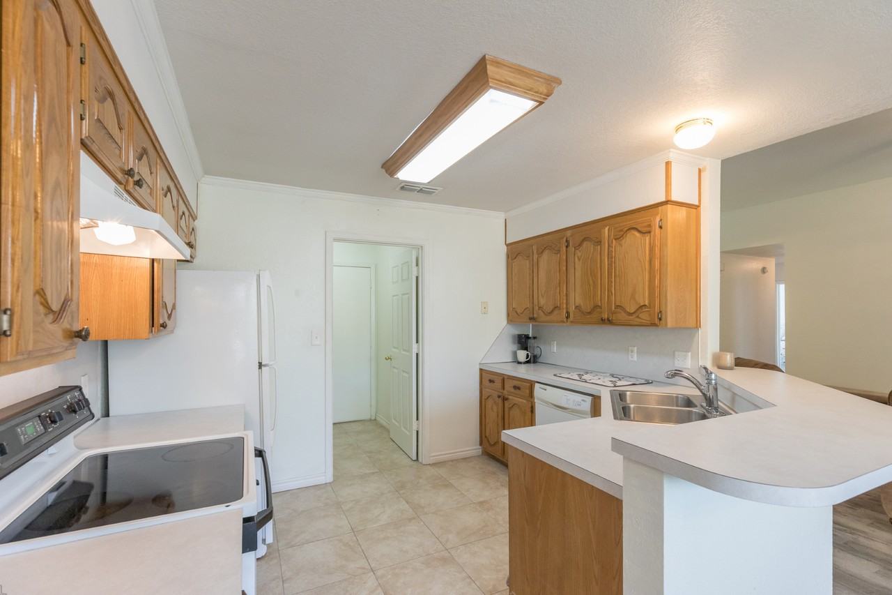 2634 Bishop Rd - Photo 7 of 19