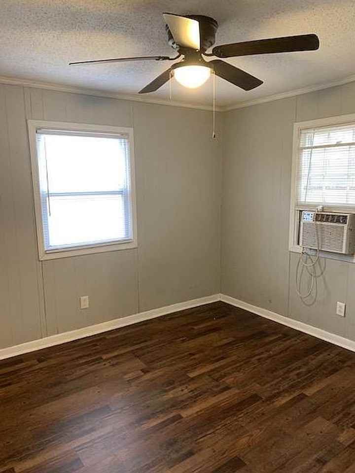 60 Jefferson St - Photo 3 of 7