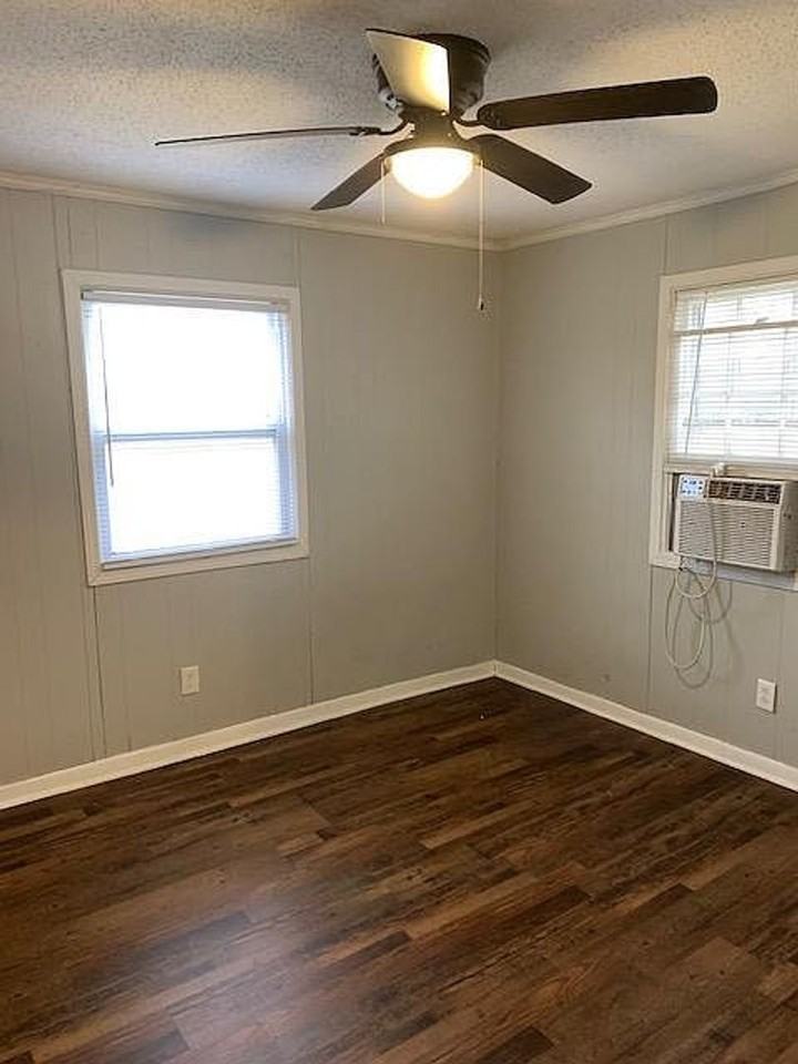 60 Jefferson St - Photo 6 of 7