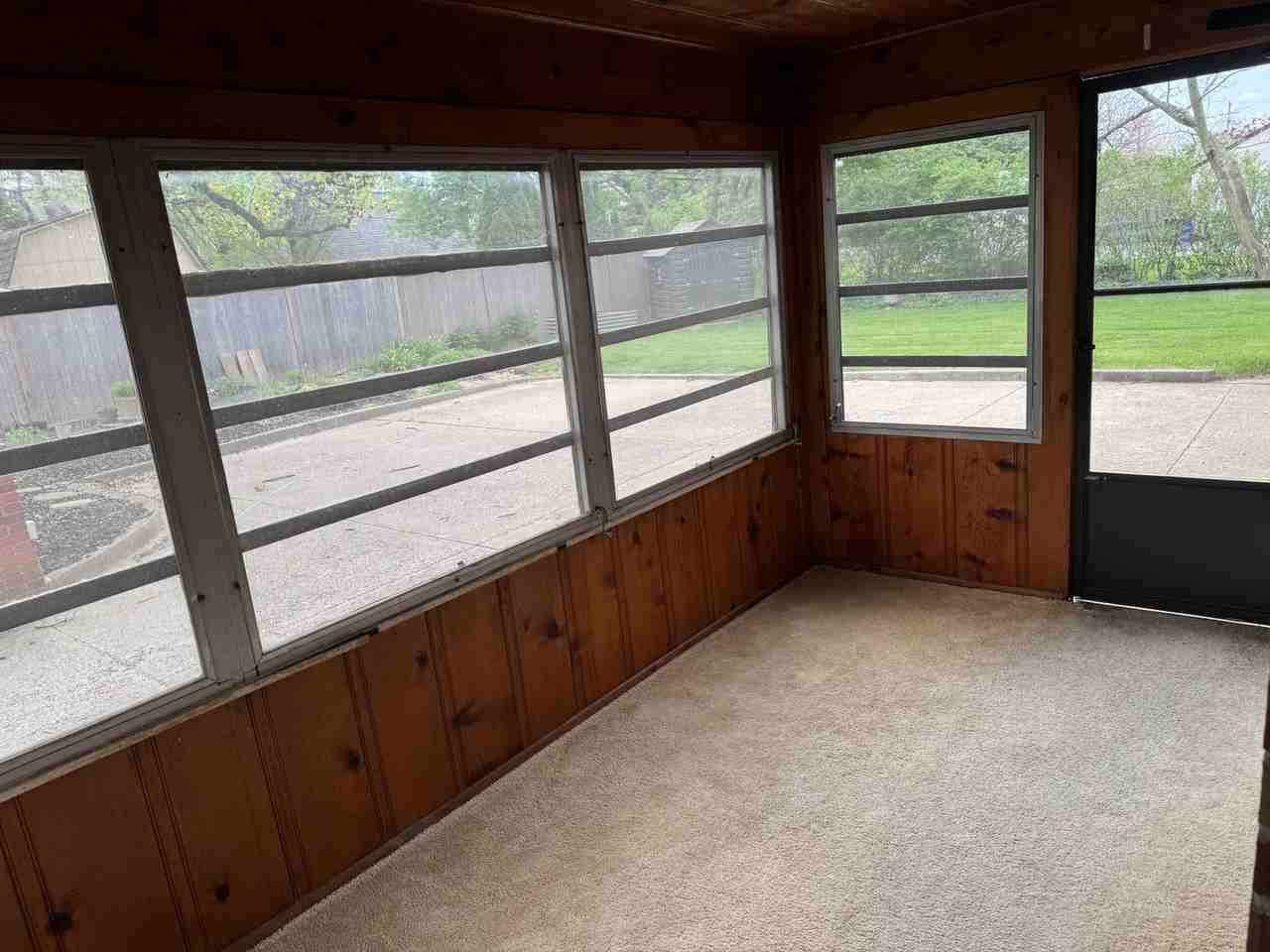 1659 Tremont Rd - Photo 7 of 33