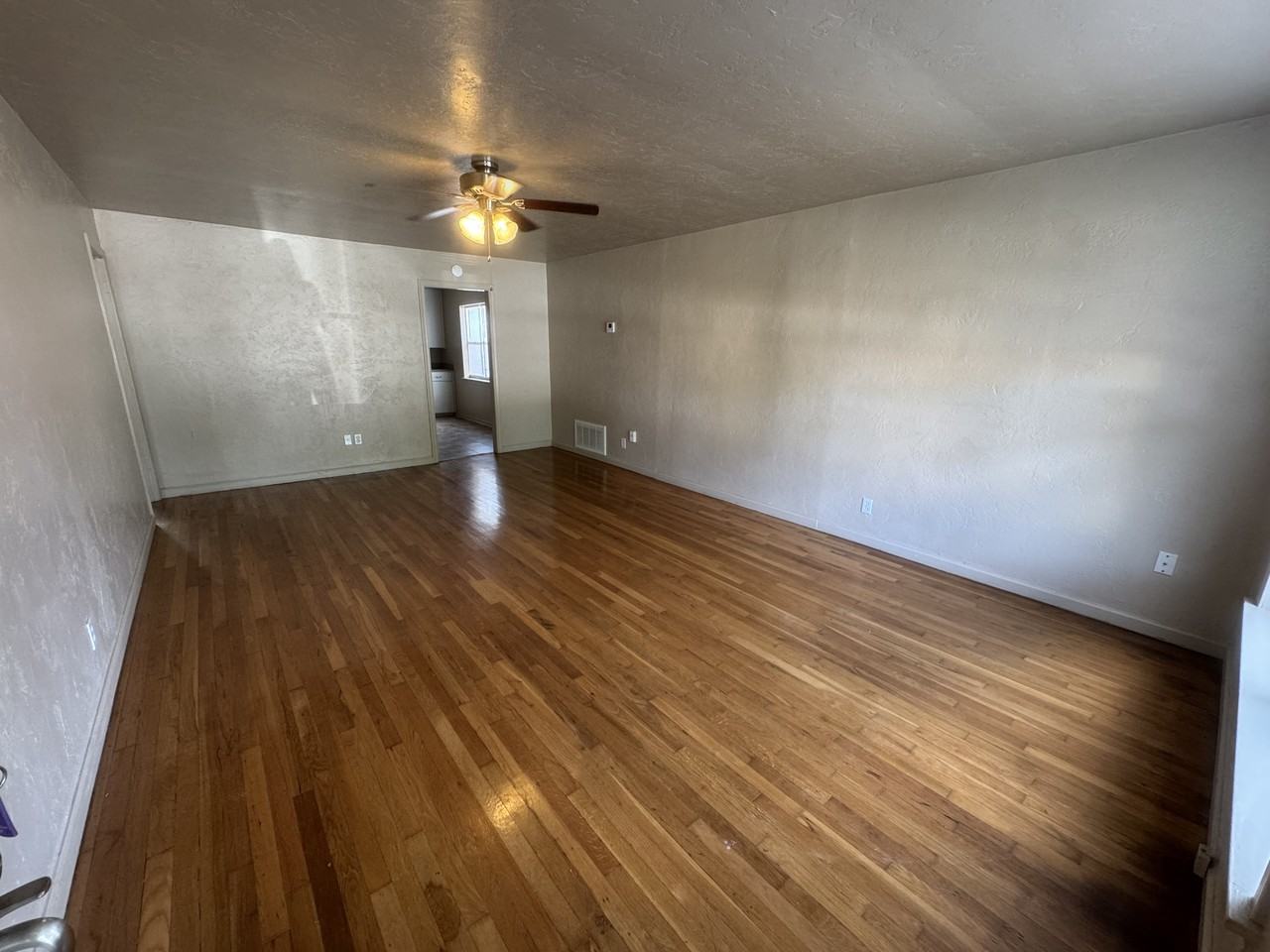 1012 S Ellison Ave - Photo 2 of 20