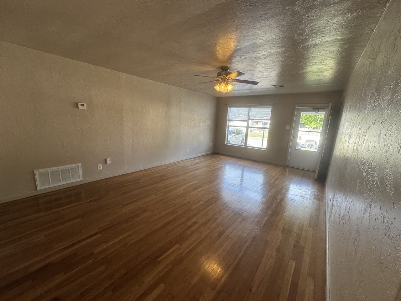 1012 S Ellison Ave - Photo 3 of 20