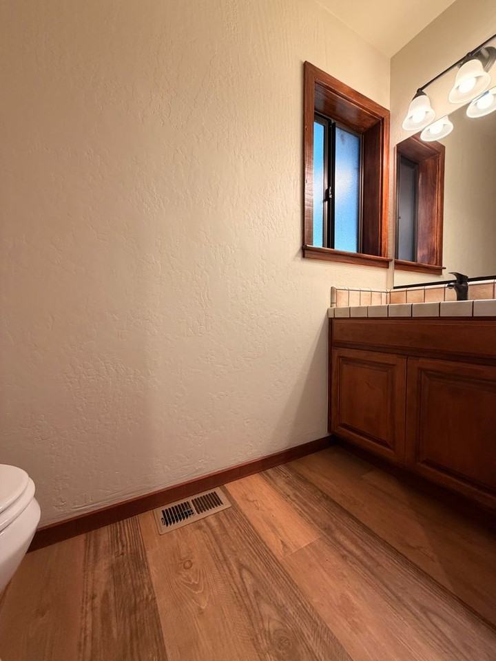 540 Noteware Dr - Photo 4 of 21