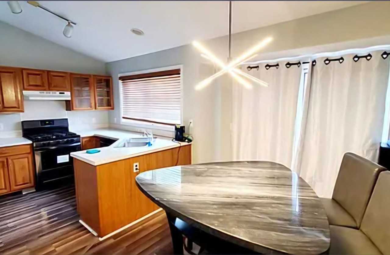 5665 E Grove Dr Se - Photo 4 of 15