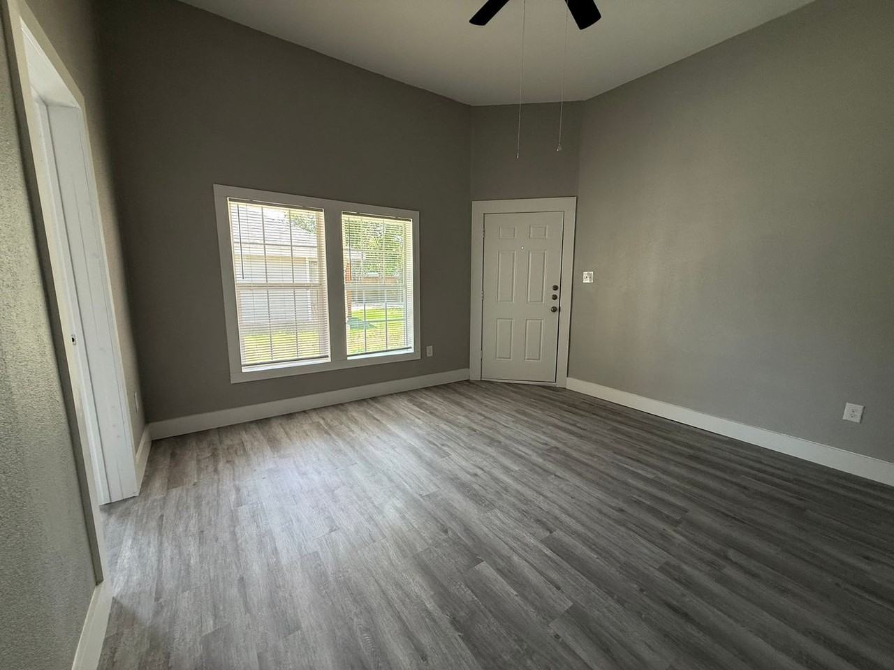 617 Jeanette St - Photo 3 of 16