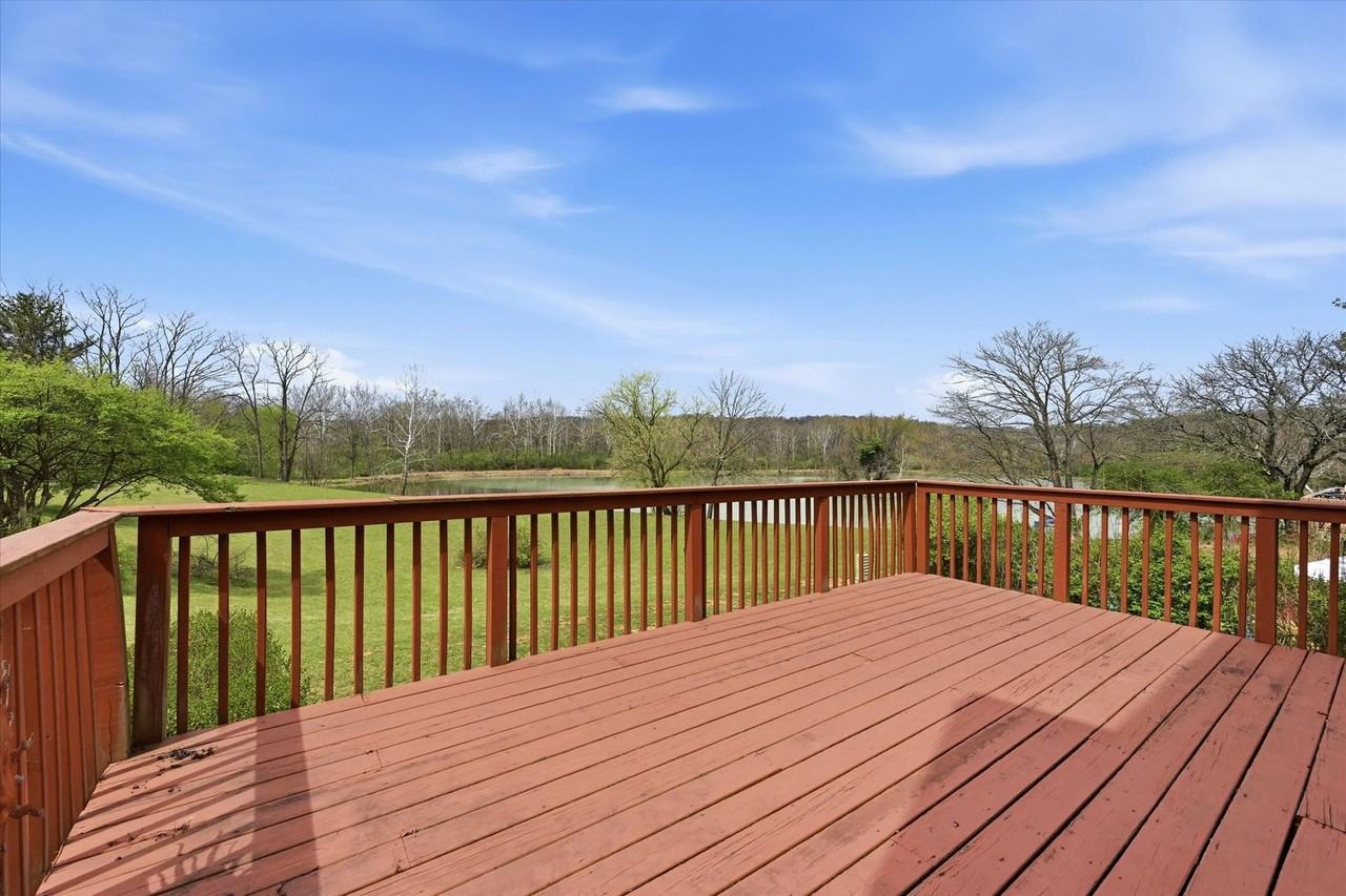 323 Astor Ct - Photo 7 of 29