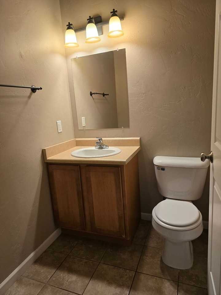 1452 S Missouri Ave - Photo 3 of 22