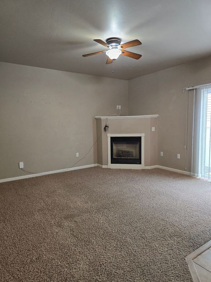 1452 S Missouri Ave - Photo 5 of 22