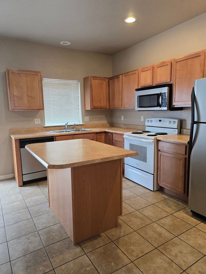 1452 S Missouri Ave - Photo 7 of 22