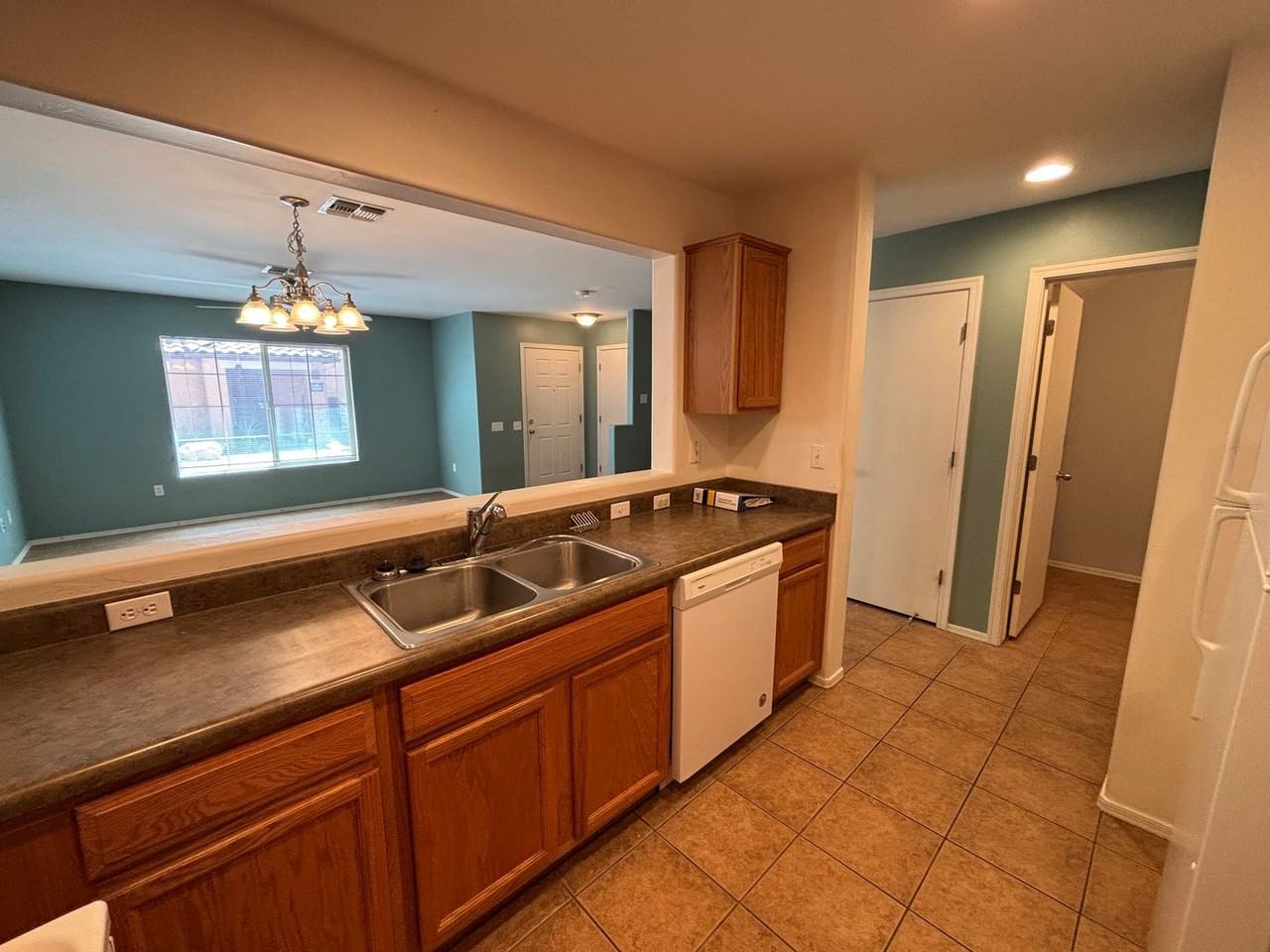 6028 S Sweet Birch Ln - Photo 5 of 17