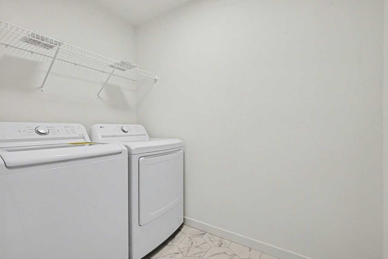 1642 Roosevelt Ct - Photo 5 of 18