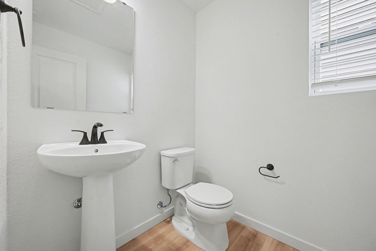 1642 Roosevelt Ct - Photo 7 of 18