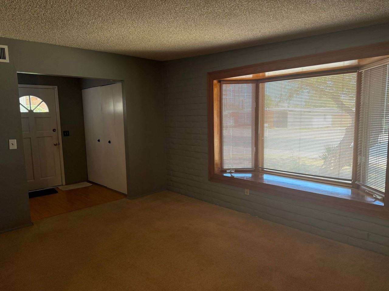 3412 S Jessica Ave - Photo 3 of 24