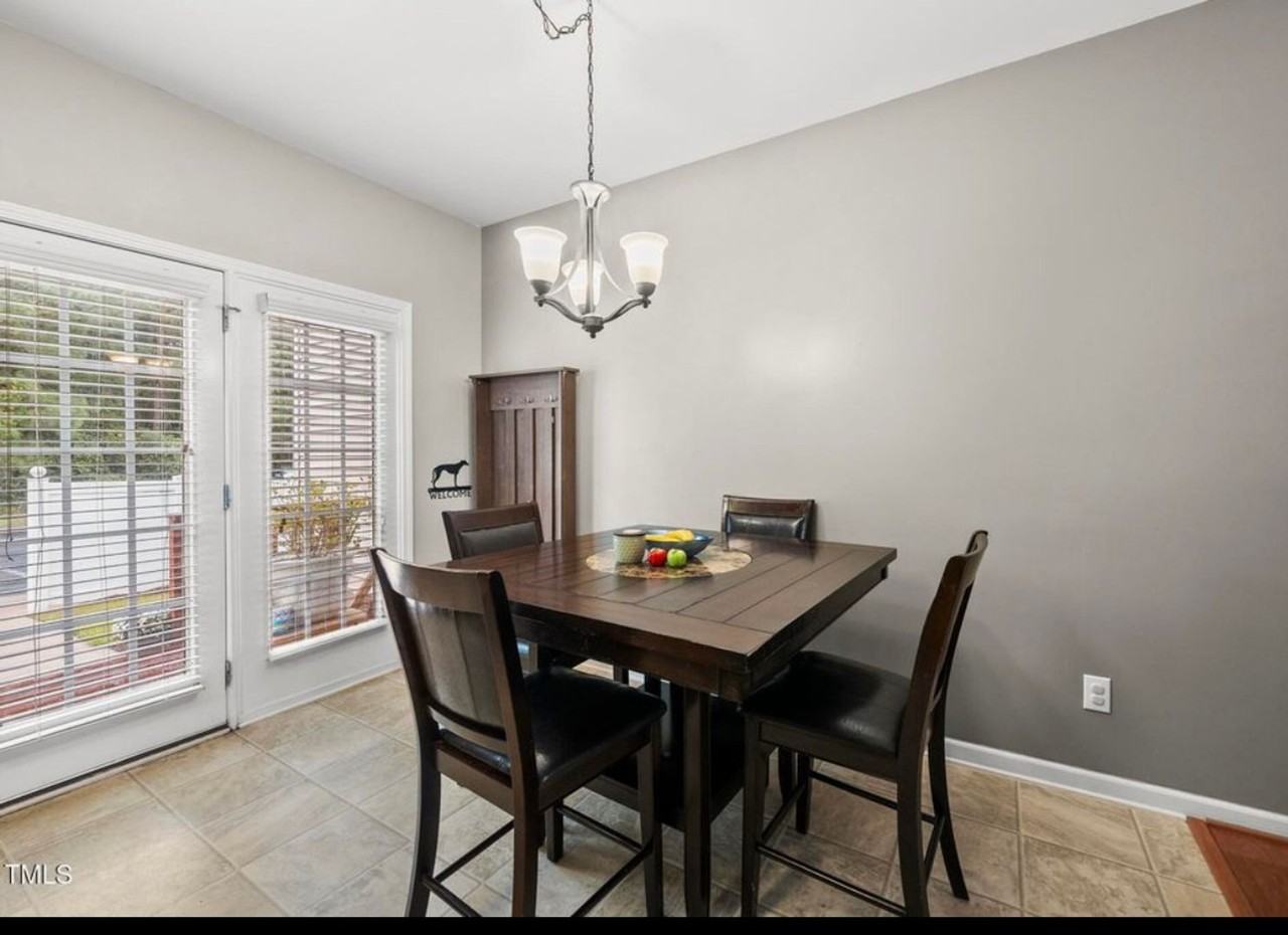 619 Laurens Way - Photo 7 of 20