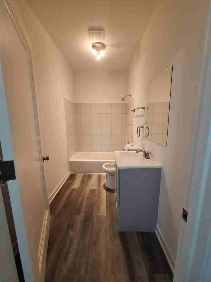 320 W 16th St - Photo 4 of 10