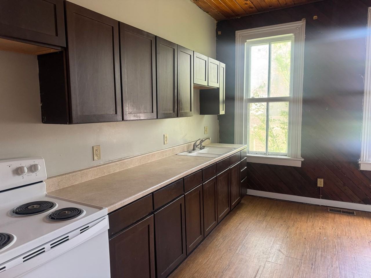 301 S 13th St - Photo 4 of 12