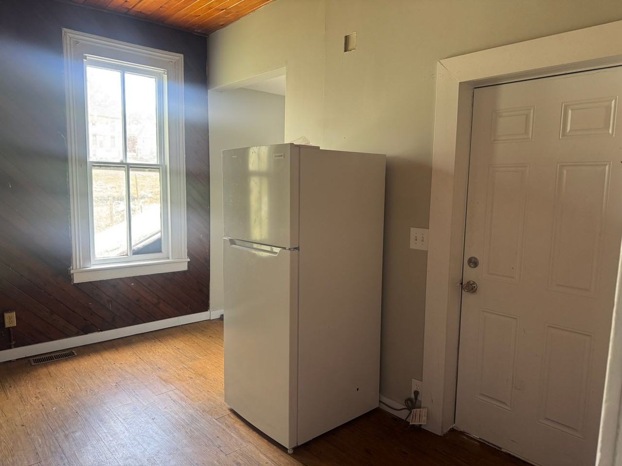 301 S 13th St - Photo 5 of 12