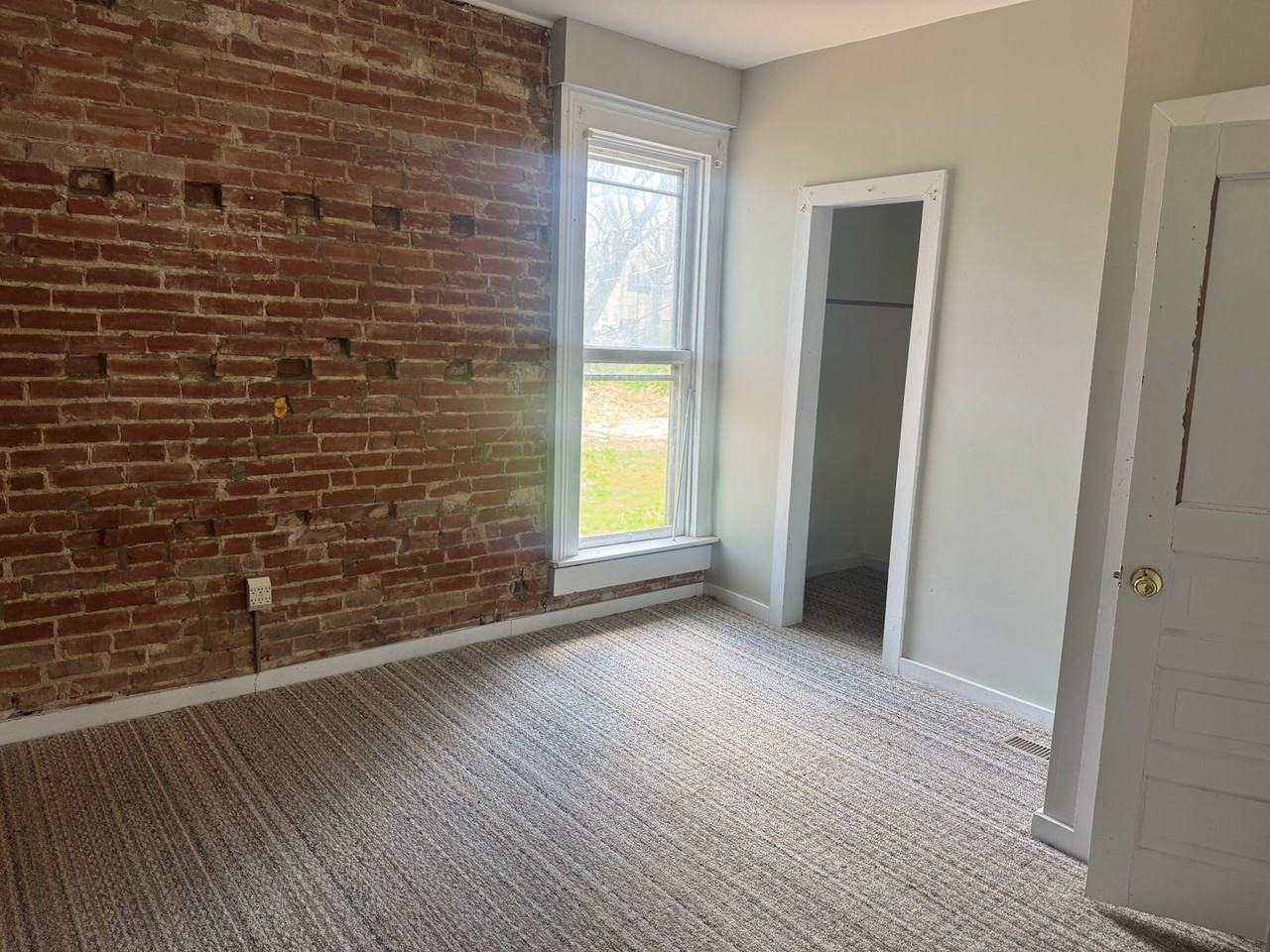 301 S 13th St - Photo 7 of 12