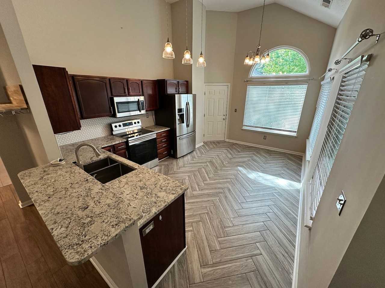 917 Gerardi Rd - Photo 5 of 28