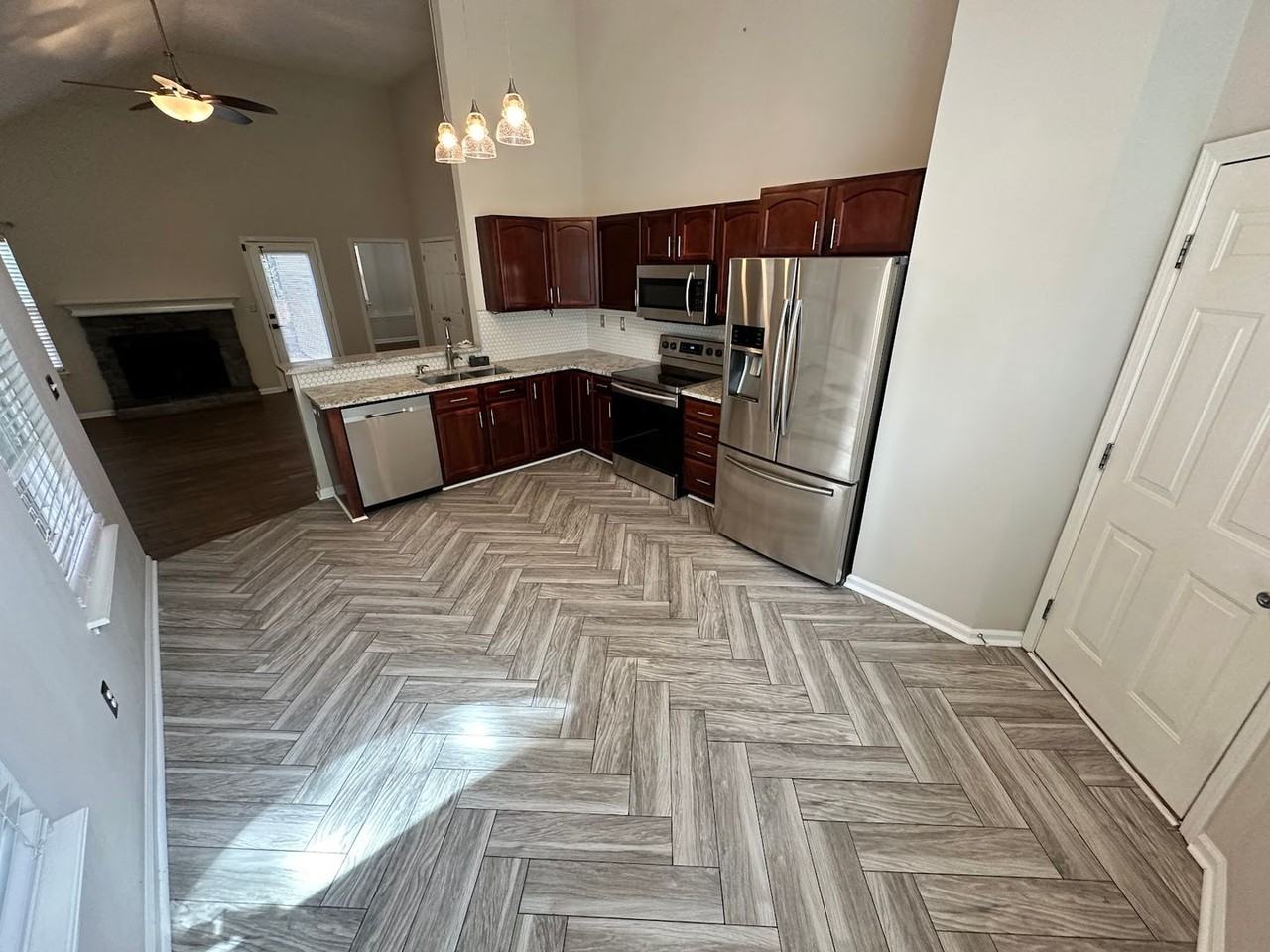 917 Gerardi Rd - Photo 6 of 28