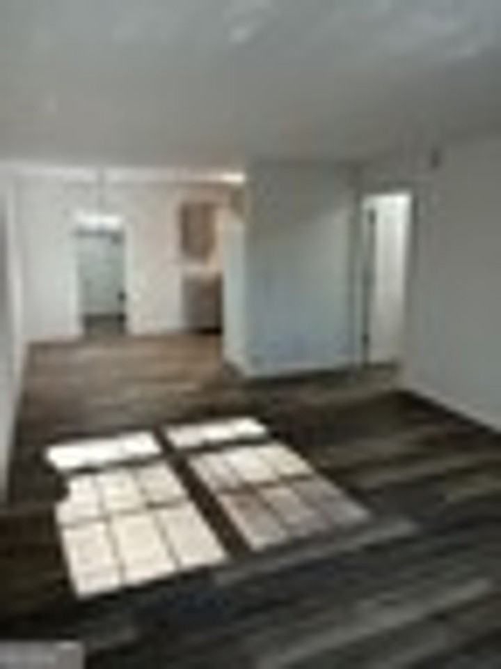 605 Douglas Dr - Photo 3 of 16