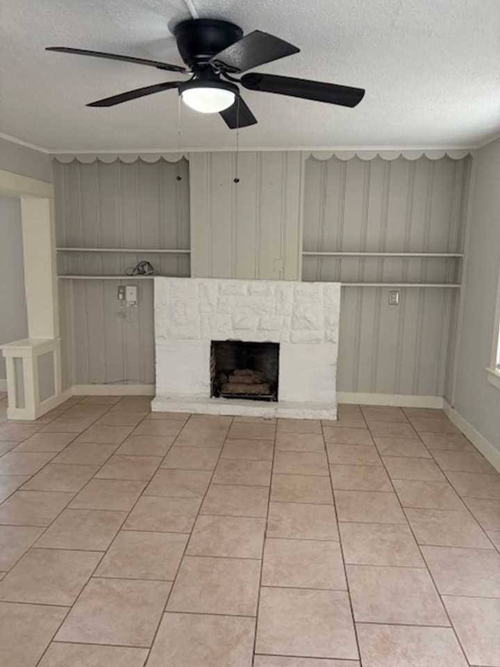 300 Bellaire Ave - Photo 3 of 9