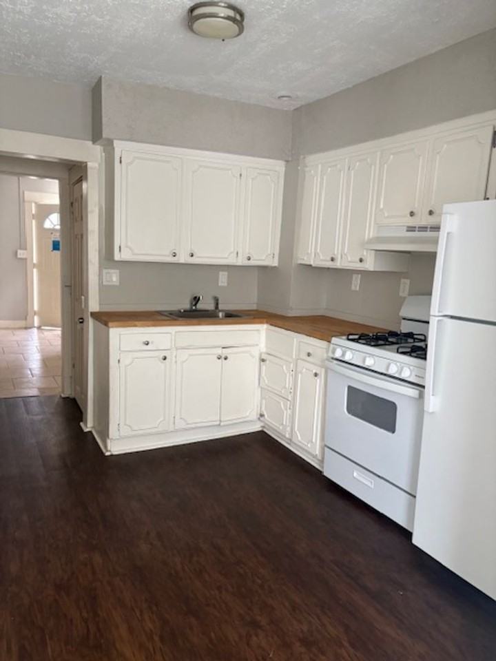 300 Bellaire Ave - Photo 6 of 9