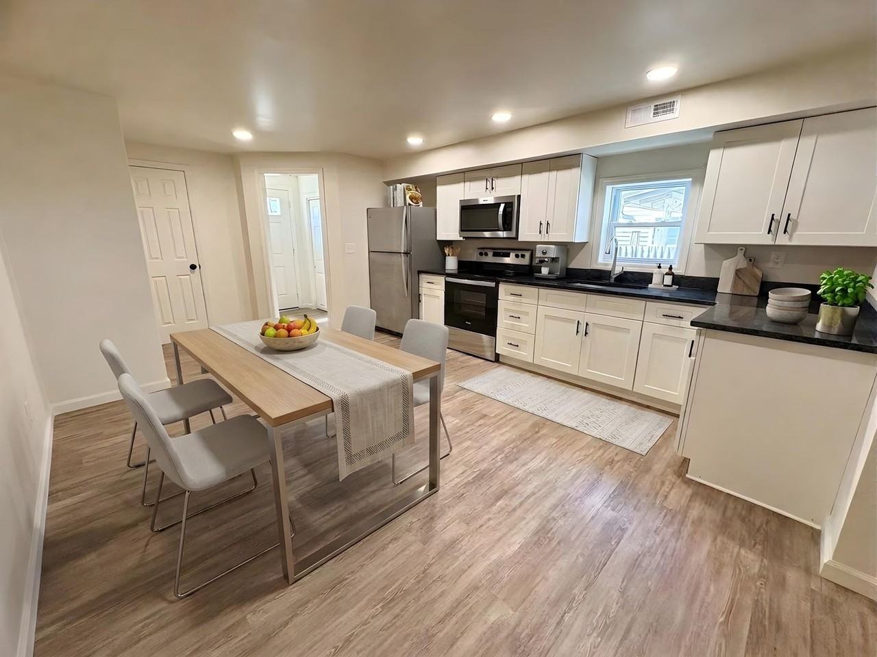 518 E Cumberland St - Photo 2 of 32