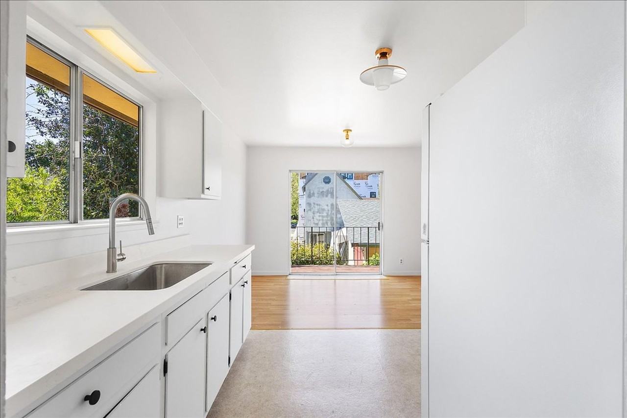 2118 Alameda Ave - Photo 4 of 20