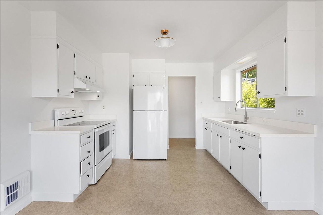 2118 Alameda Ave - Photo 6 of 20