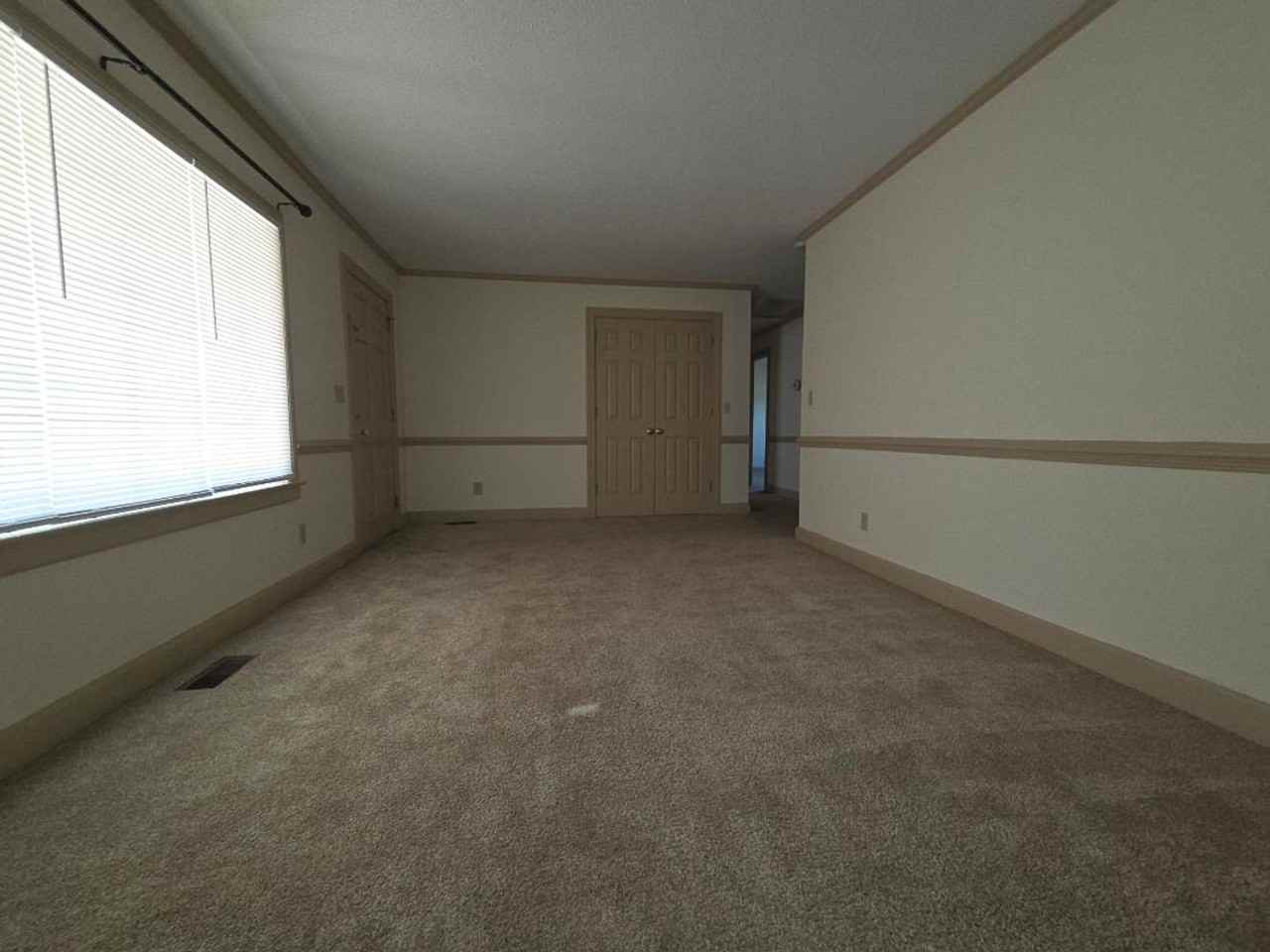 311 Moyton Ave - Photo 3 of 23