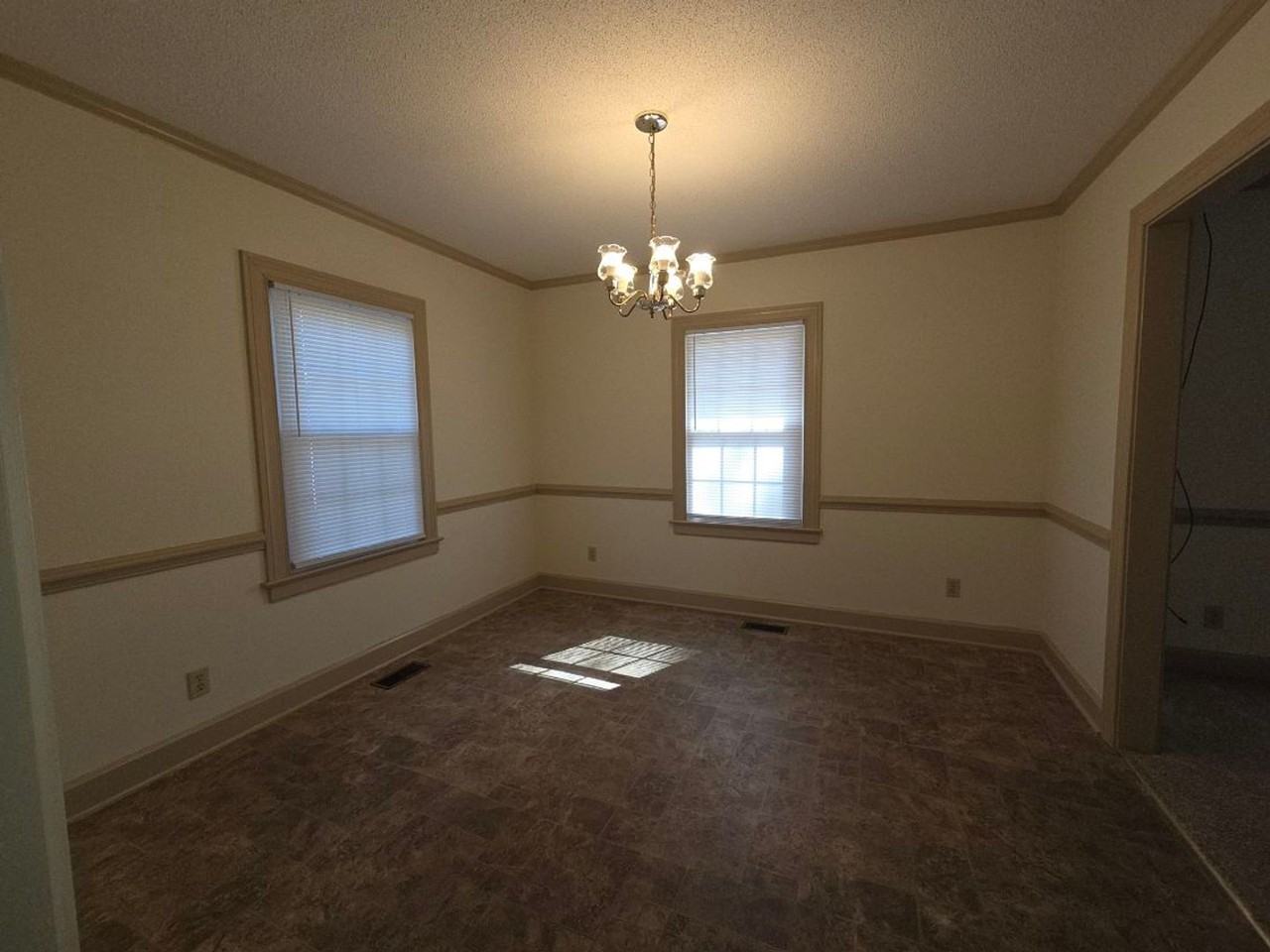 311 Moyton Ave - Photo 6 of 23