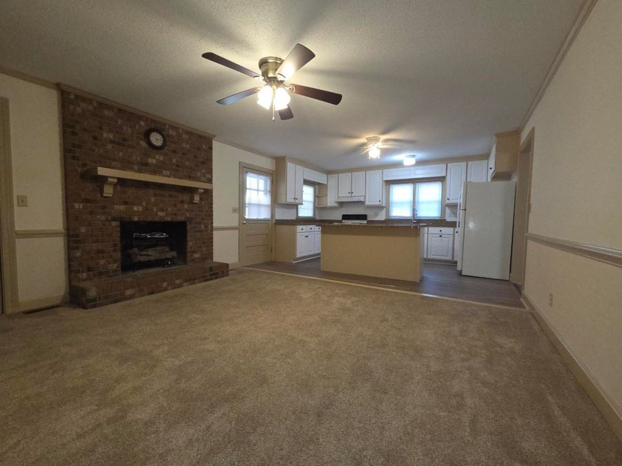 311 Moyton Ave - Photo 7 of 23