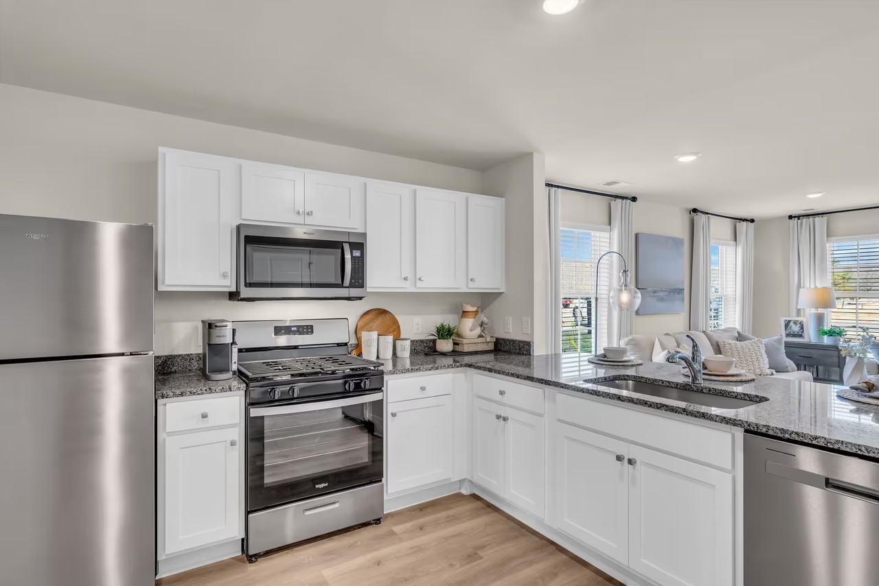 106 Whaler Way - Photo 3 of 16