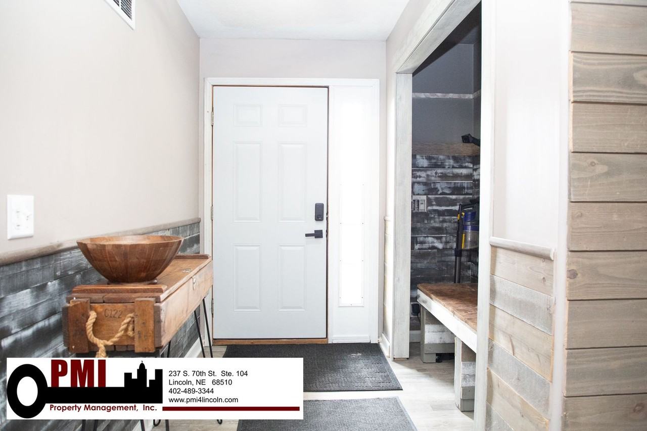 815 Larkspur Dr - Photo 3 of 50