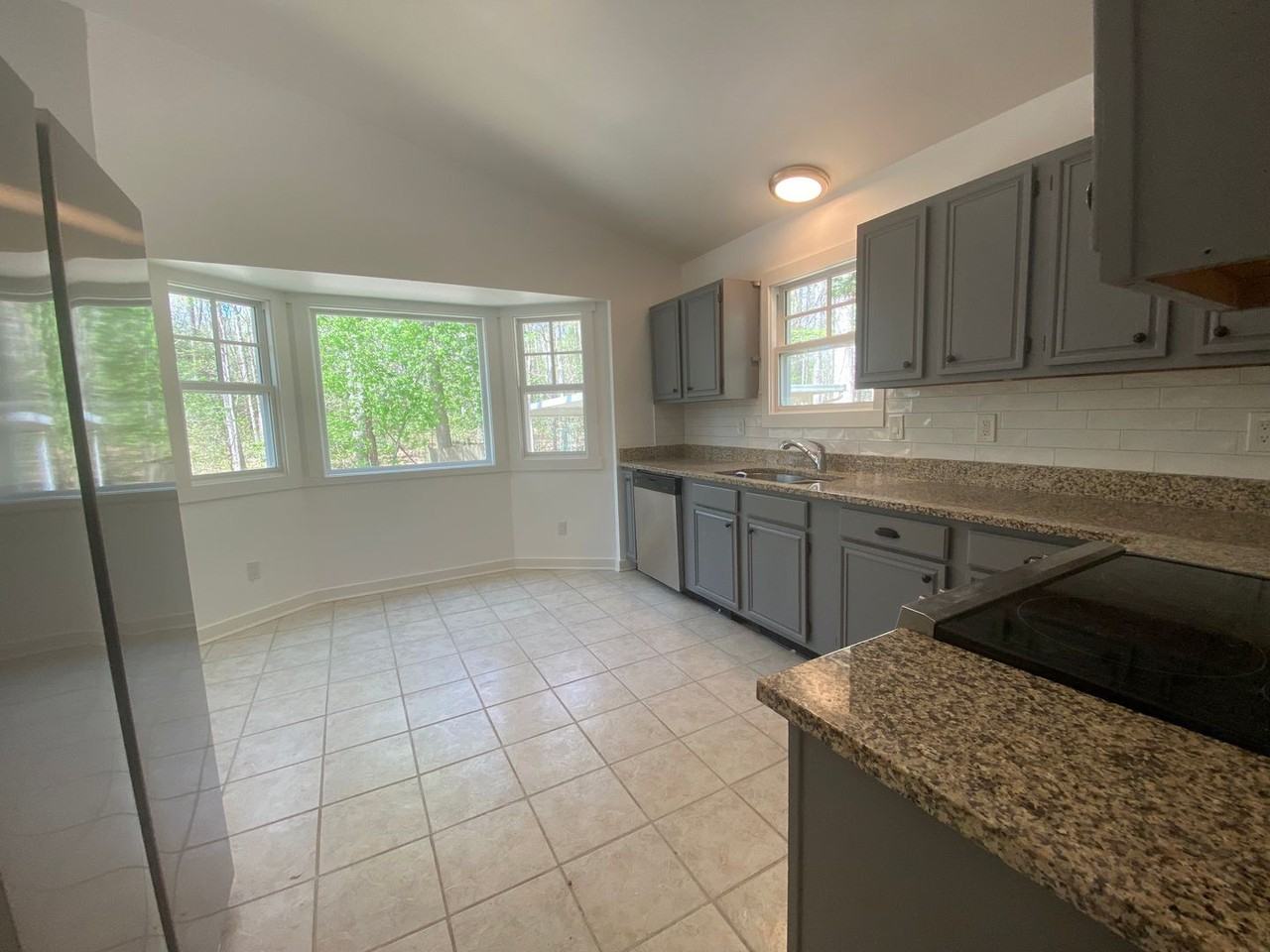 5225 New Oak St - Photo 4 of 23