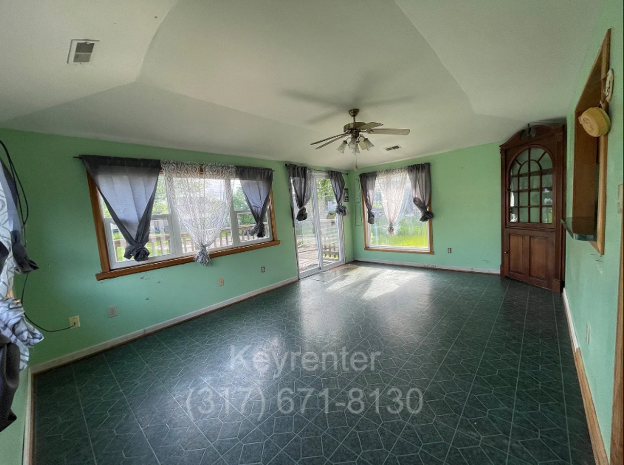 1027 E Fourth St - Photo 6 of 24