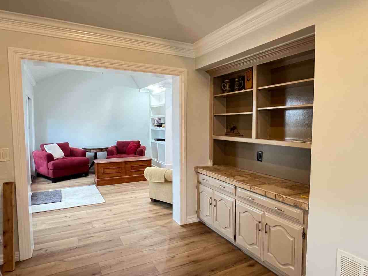 2217 Argyle Cir - Photo 2 of 39